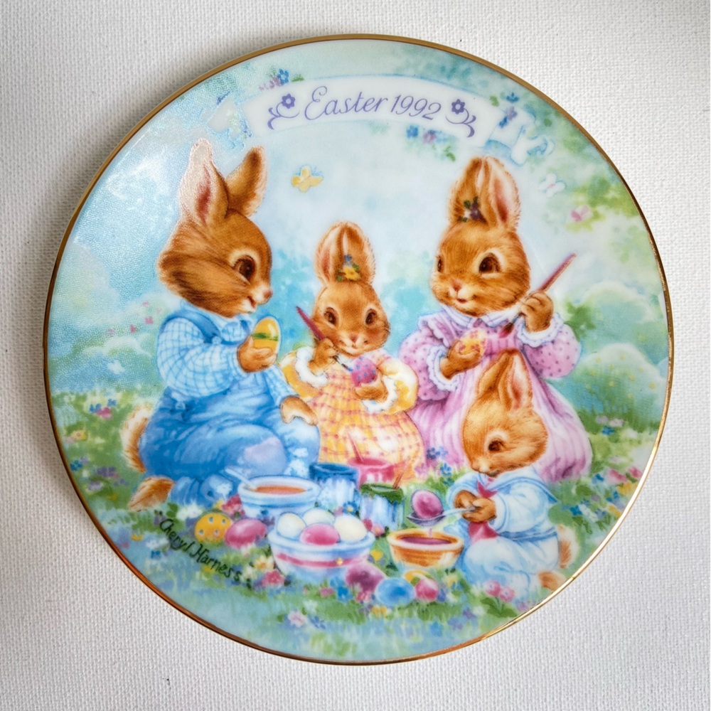 Avon 1992 Easter Plate Colorful Moments bunny rabbit family vintage porcelain